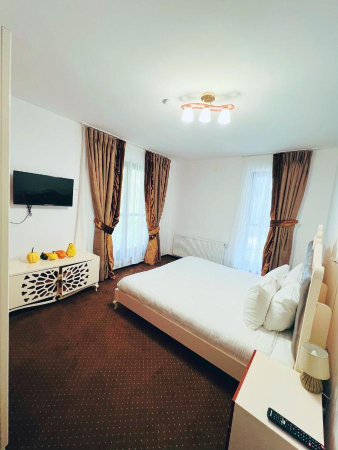 Cabana Din Poienita โปยานาบราซอฟ ภายนอก รูปภาพ